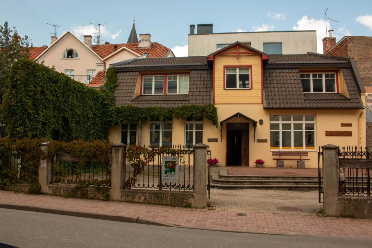 Bohemian Hideout, Old Town, Tartu Home Exterior photo